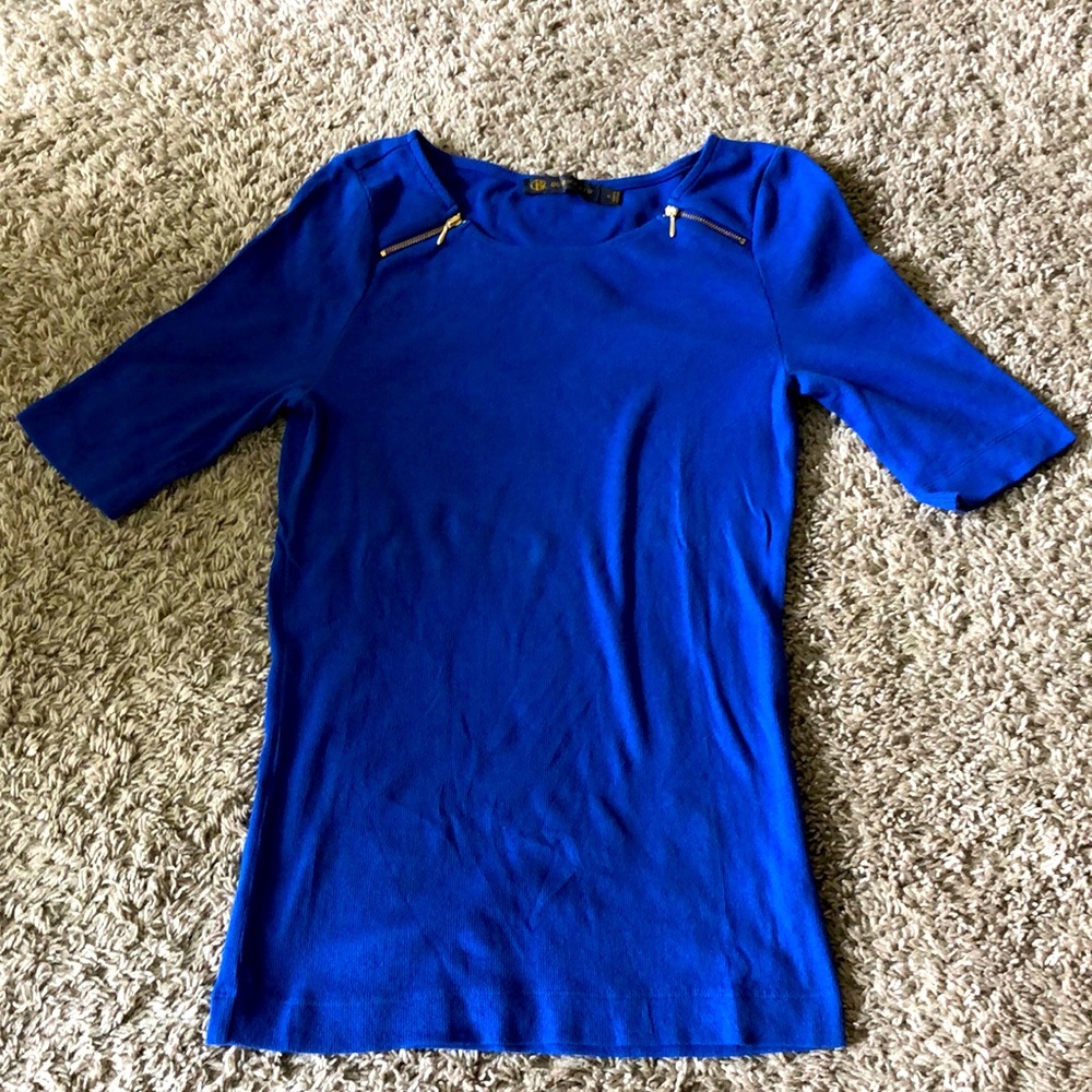 Outback Red Zippered Top!